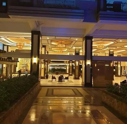 Torre Demanila Taftavenue Kingbed1bedroombalcony 65inchestv Rooftop Viewing Lunetapark Manilaocean Manilabay Us Embassy