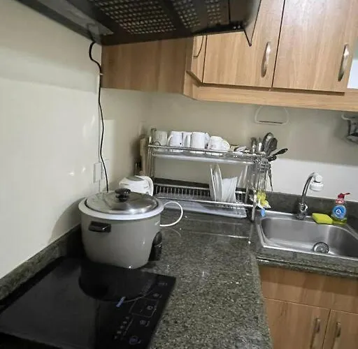 Torre Demanila Taftavenue Kingbed1bedroombalcony 65inchestv Rooftop Viewing Lunetapark Manilaocean Manilabay Us Embassy Apartamento Manila