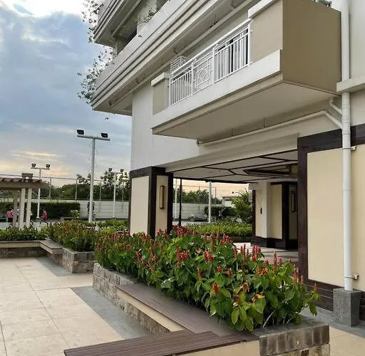 Torre Demanila Taftavenue Kingbed1bedroombalcony 65inchestv Rooftop Viewing Lunetapark Manilaocean Manilabay Us Embassy Manila