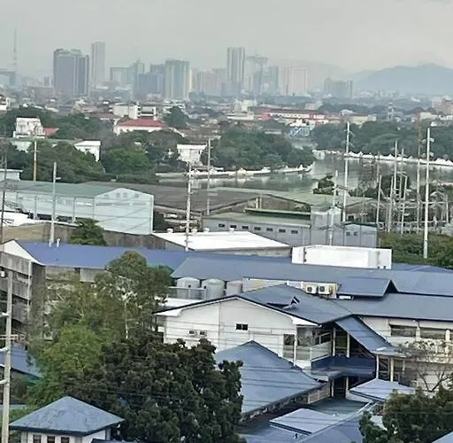 Torre Demanila Taftavenue Kingbed1bedroombalcony 65inchestv Rooftop Viewing Lunetapark Manilaocean Manilabay Us Embassy Manila