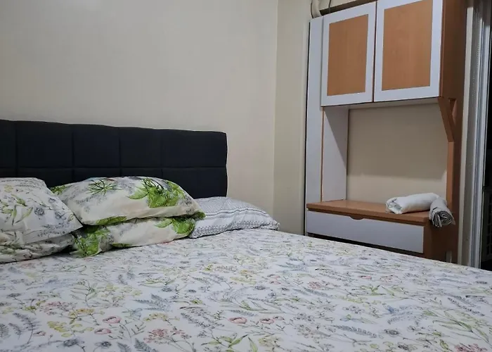 Apartment Torre Demanila Taftavenue Kingbed1bedroombalcony 65inchestv Rooftop Viewing Lunetapark Manilaocean Manilabay Us Embassy